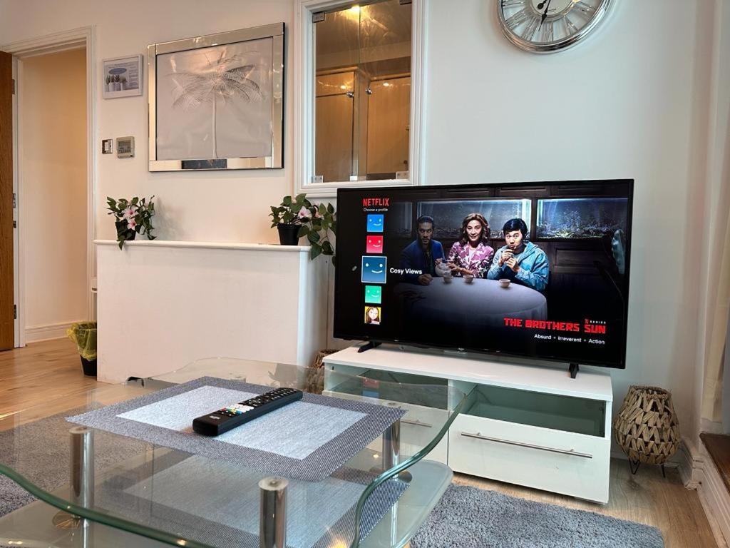 Apartamento Cosy Views Londres Exterior foto